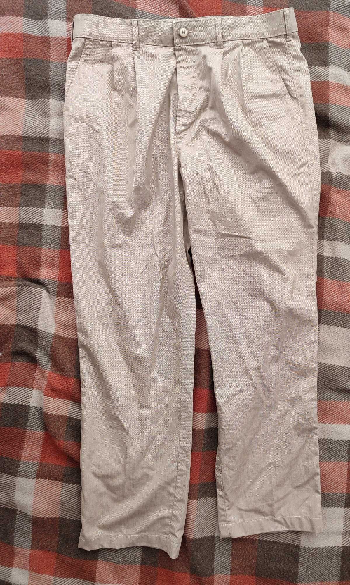 Два мъжки панталона L, с отстъпка за двата и доставка в София