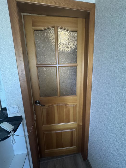 Продам двери из натурального дерева