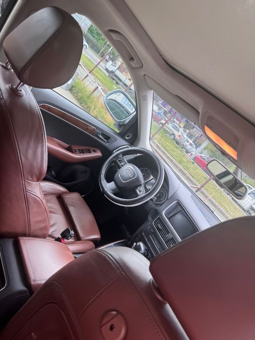 Audi q5 3.0 an 2011 si Ford Customs 2015 8+1 full