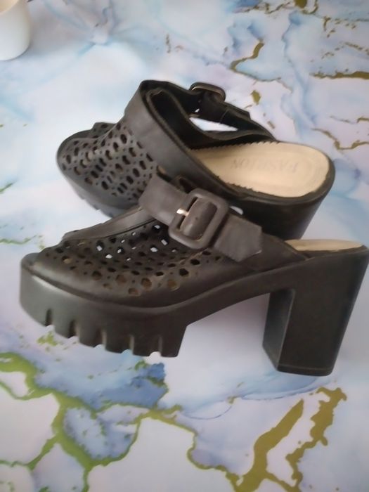 Продам шлёпанцы новый