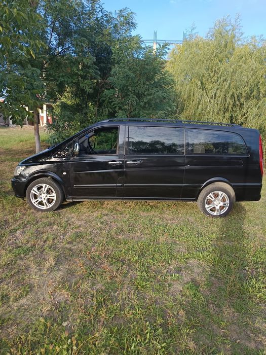 Vând Mercedes Benz vito model lung 1+8 locuri