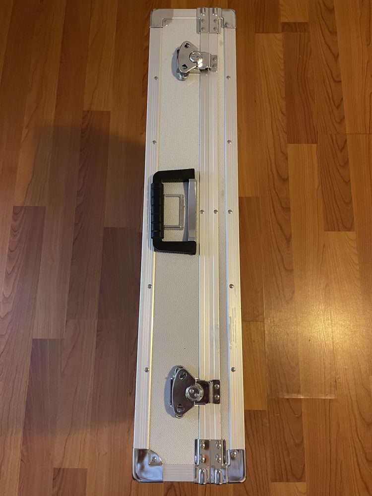 Case/Geanta aluminiu in stare perfecta