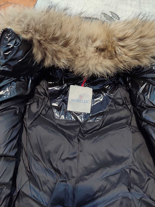 Дамско оригинално яке с естествен косъм.