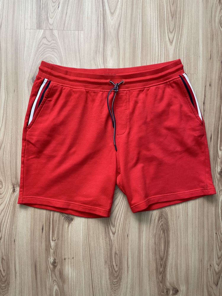 TOMMY HILFIGER / мъжки къс спортен панталон L/XL