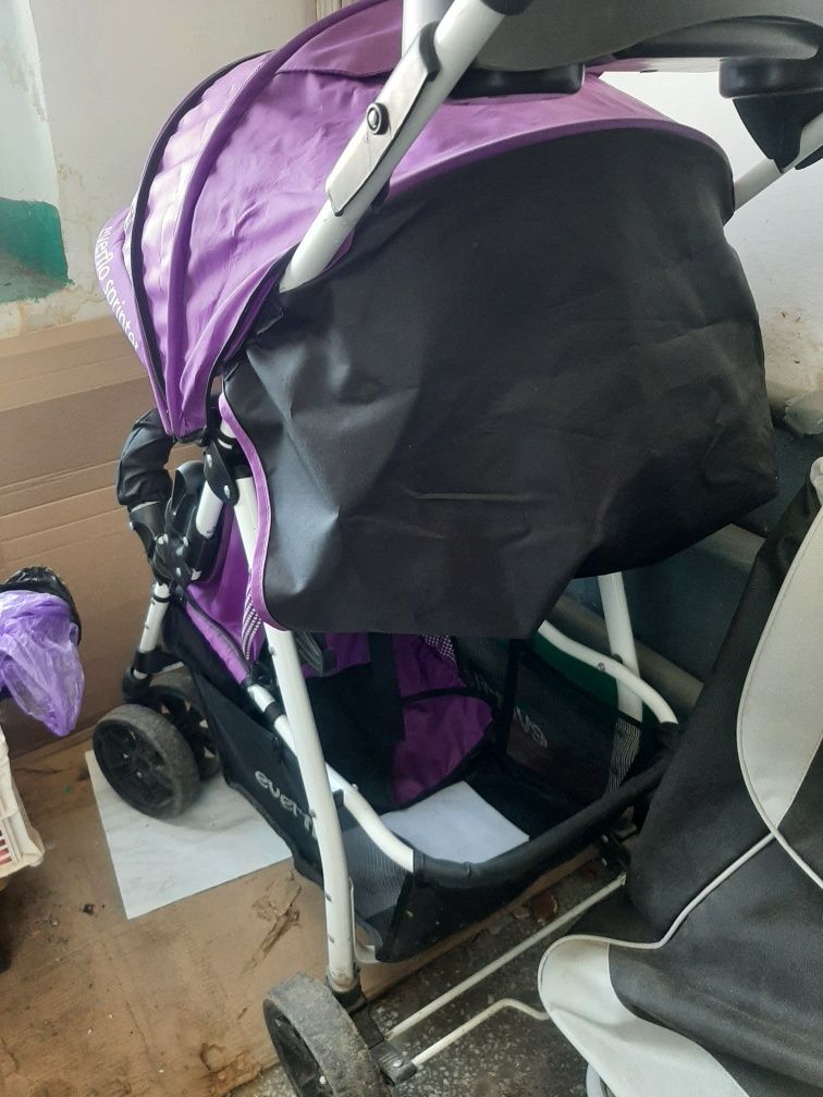 Продам детскую коляску складывает как чемодан