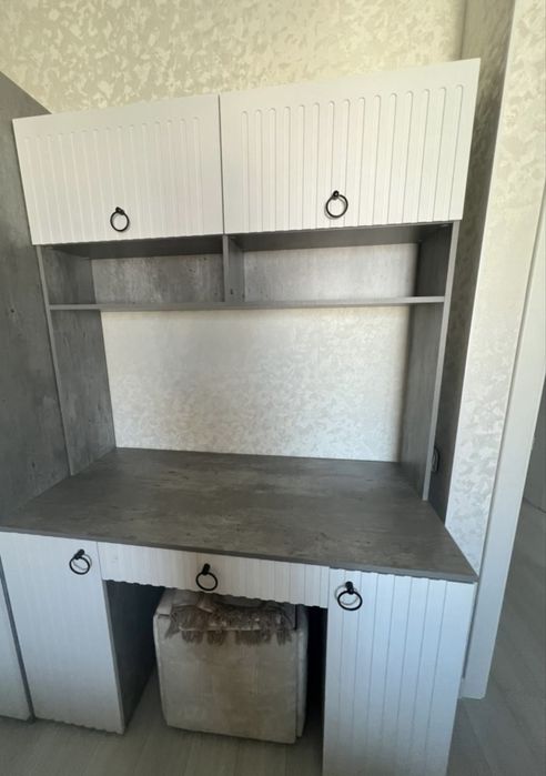 Продам ученический стол/ шкаф