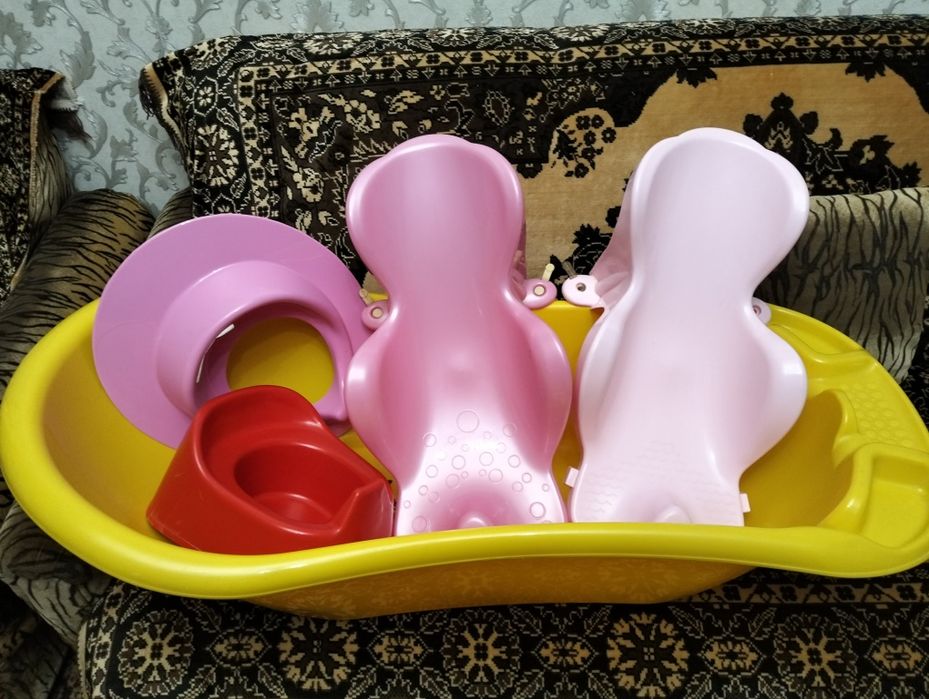 Ванночка, горки для купания и горшок. Цена за все