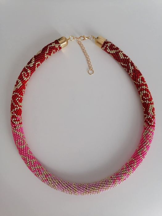 Coliere din mărgele