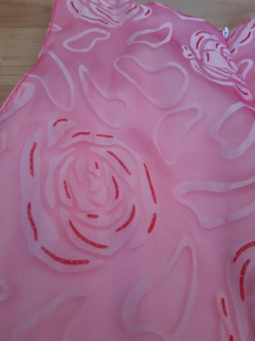 Rochiţā elegantā- roz- model trandafiri