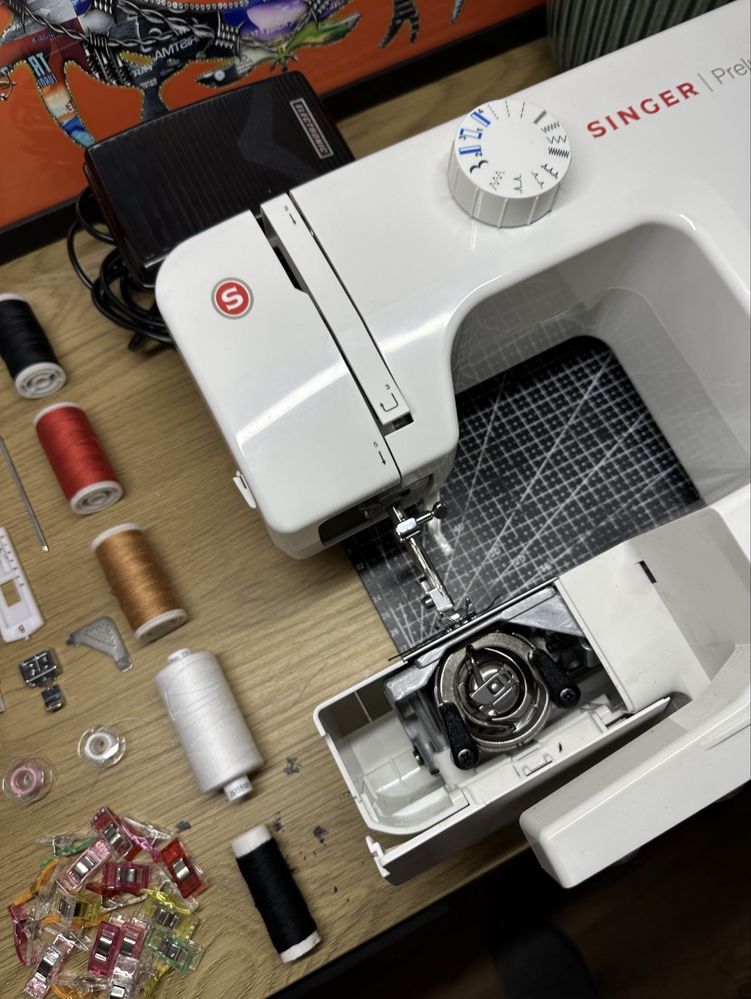 Vand Masina de Cusut Singer Prelude + accesorii