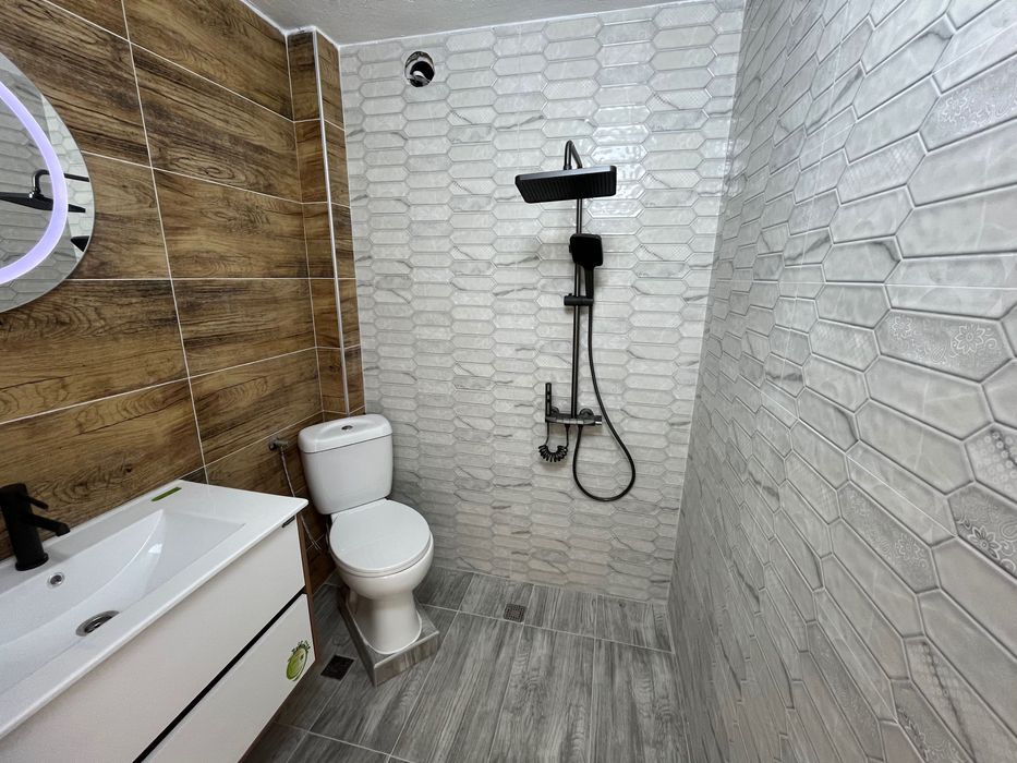 Продавам двустаен 82кв/м апартамент