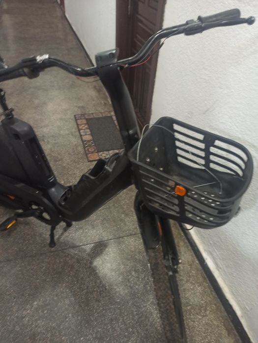 Bicicleta electrica okai fara baterie