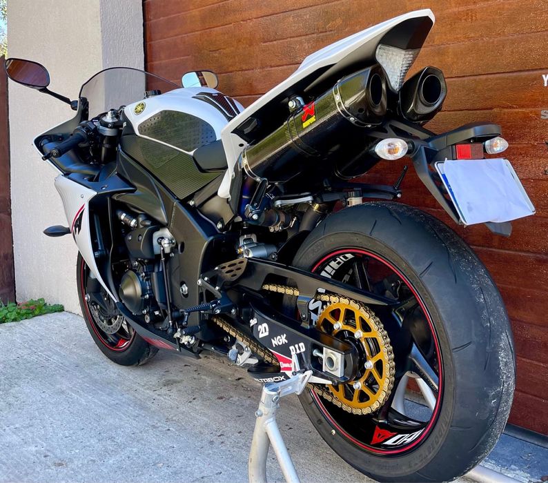 Yamaha R1 BigBang 2014 Akrapovic Germania