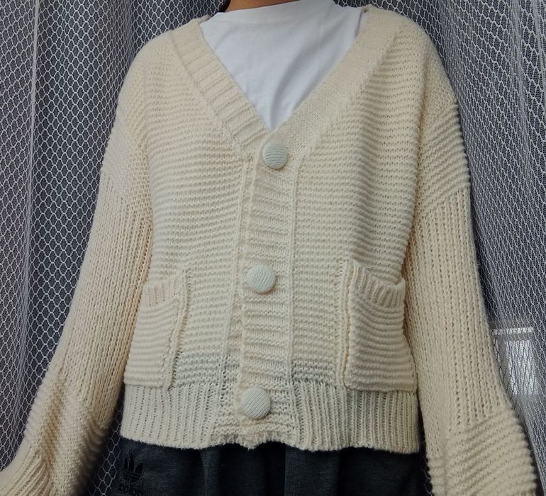 2 кардигана. хорошего качества.