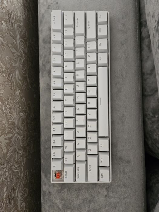 Механическая клавиатура 61%