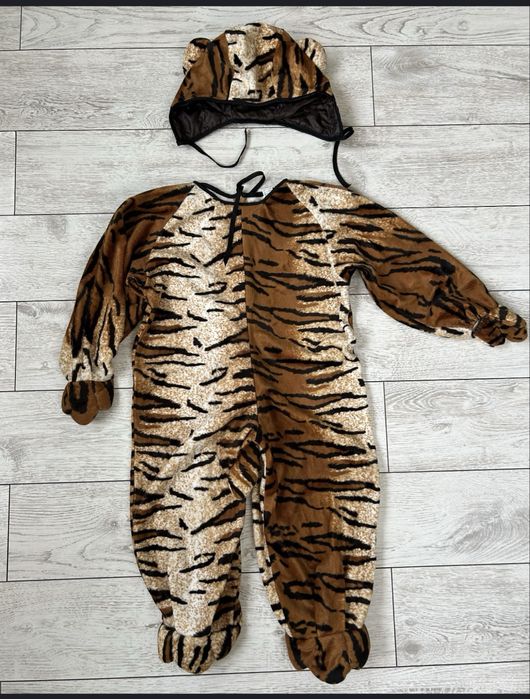 Продаю костюм тигра