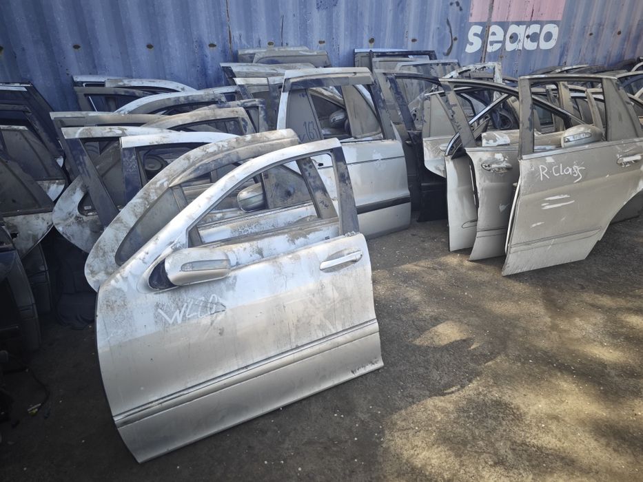 Стекло боковое форточка ручка дверь  мерседес