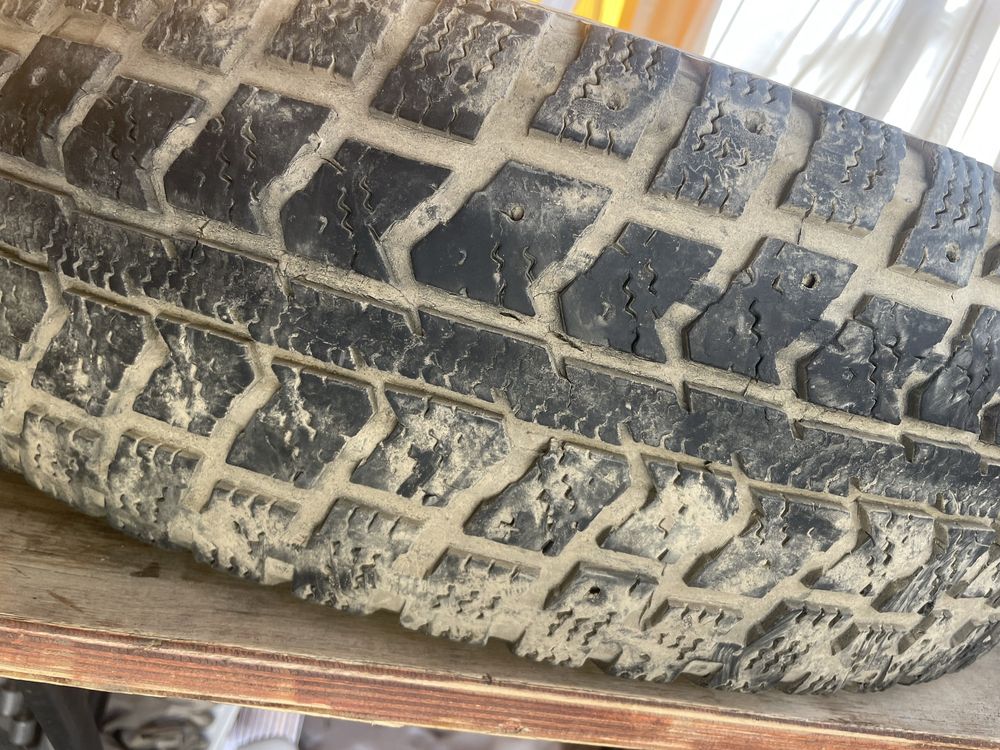 Продам шину 205/75 r16C