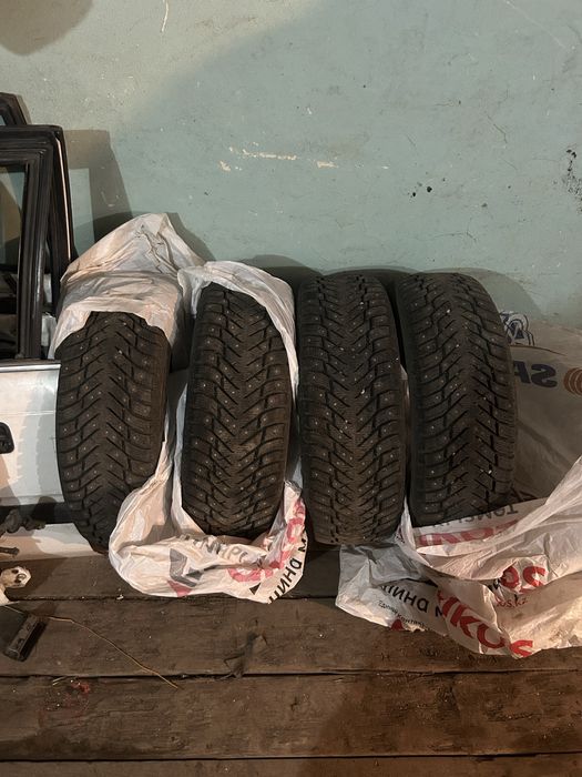 Продам зимнюю резину р16 205/60/16