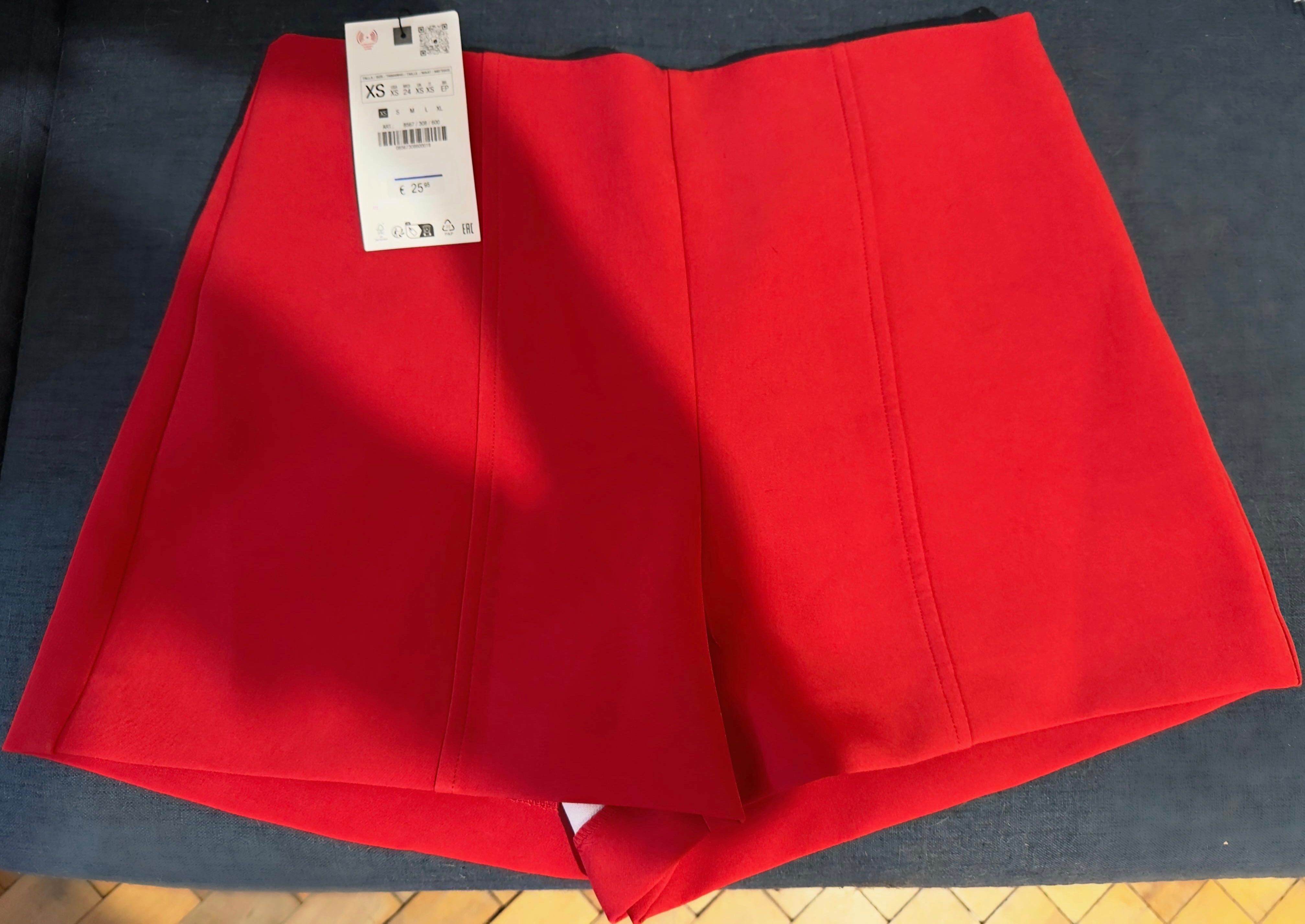 Къси панталони нови zara с етикет