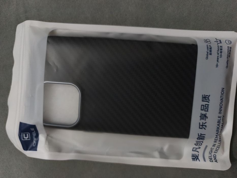 Карбоновый чехол на iPhone 13 pro max