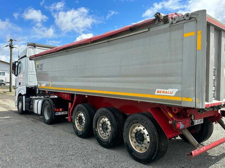 Semiremorca basculabila Benalu