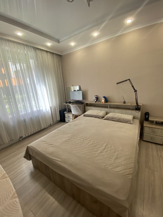 Продается  спальный гарнитур.