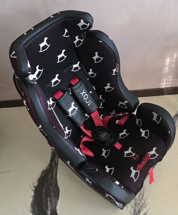 Детско Столче за кола Chipolino Trax