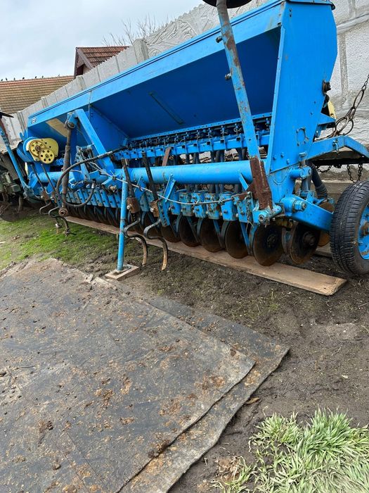 Vând Semanatoare paioase SUP 29 MECANICA CEAHLAU