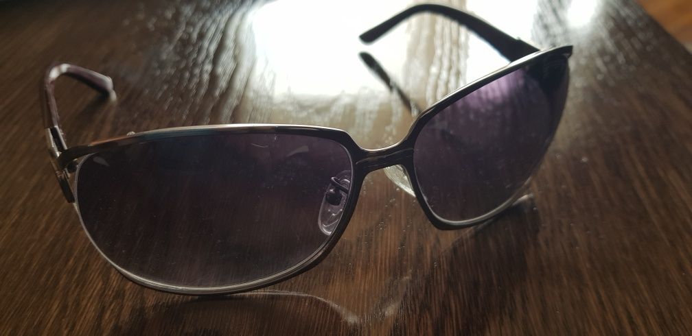 Оригинални слънчеви очила FERRE