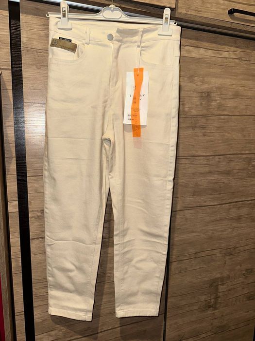 Новые бежевые джинсы