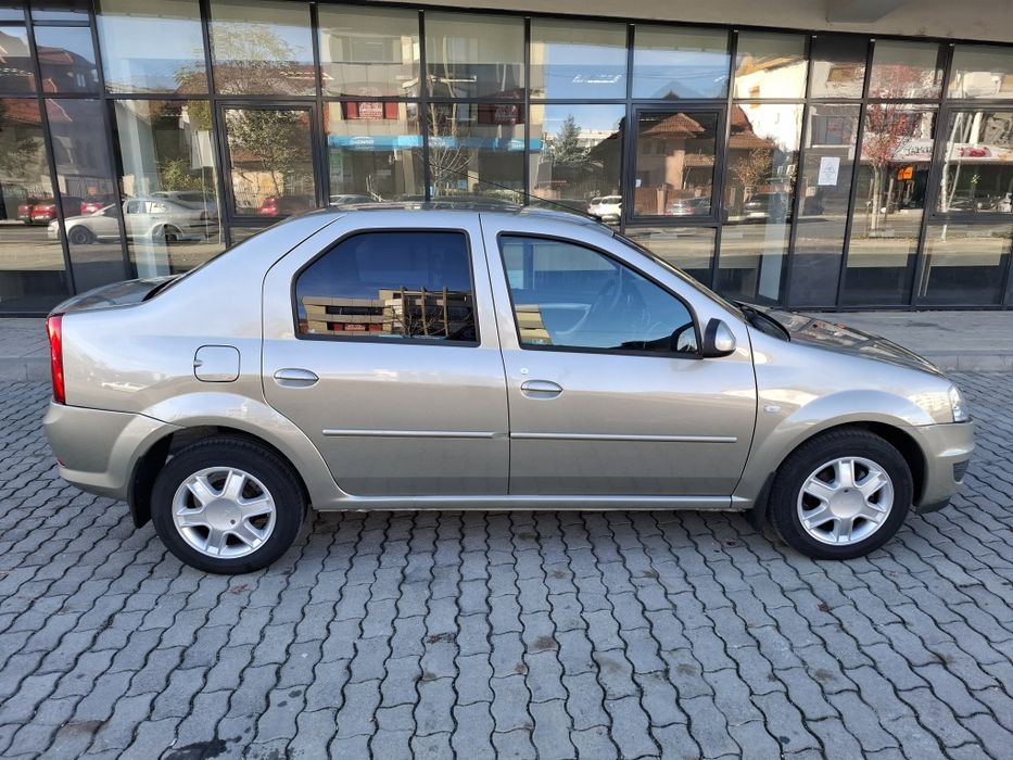 Logan decembrie 2011 doar 92700 km