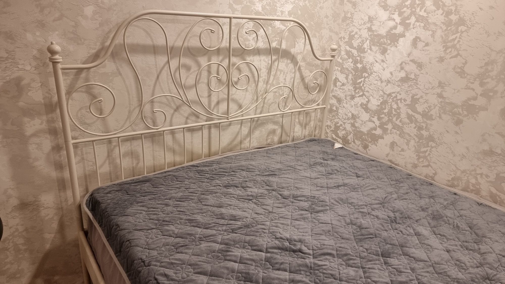 Кровать ИКЕЯ с матрасом
