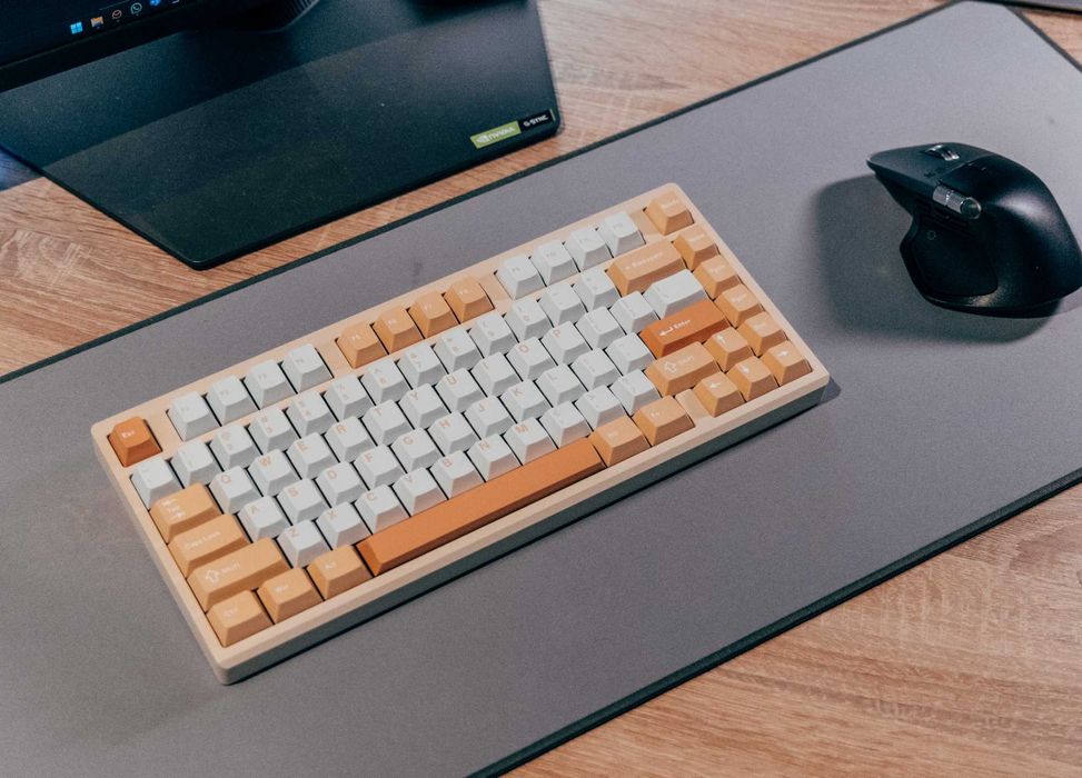 tastatura mecanica custom Bridge 75 Plus aluminiu noua spray milk