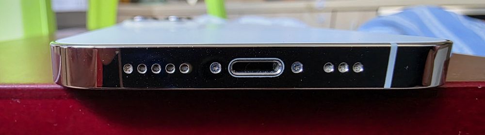 Iphone 13 Pro 128gb. Без забележки. С кутия и кабел. И 8 кейса.