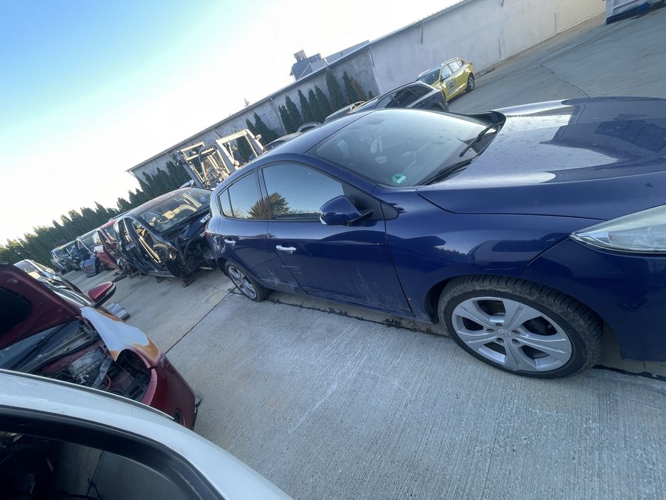 Рено Меган 2011 г. На части