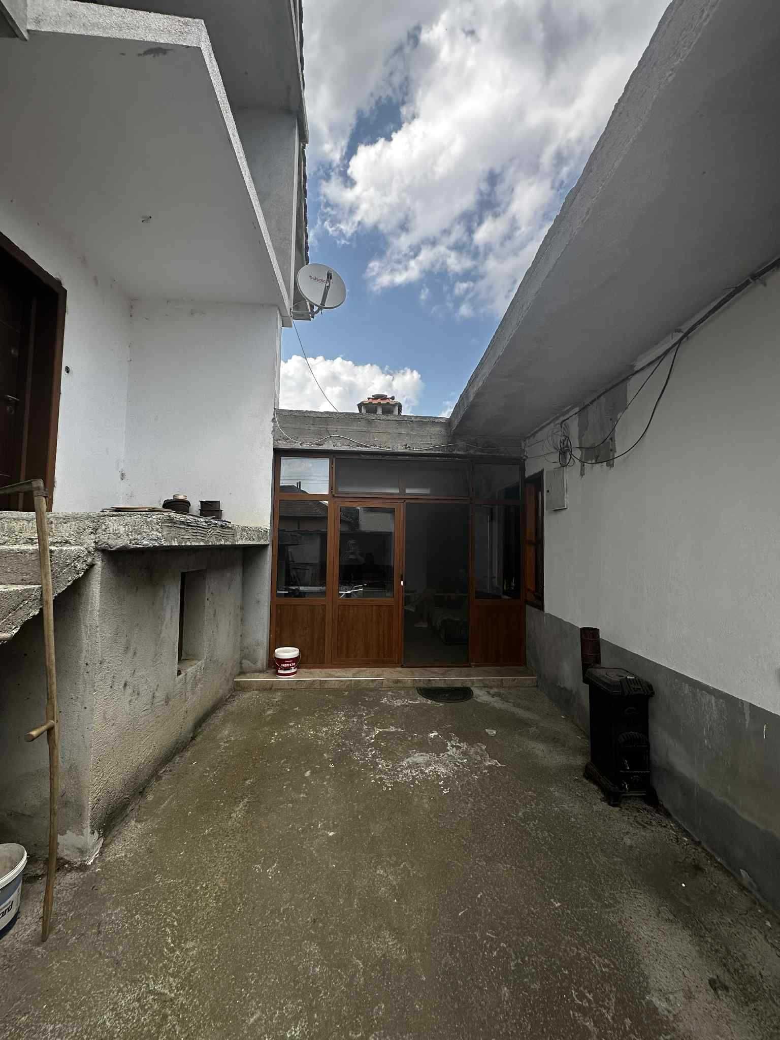 Продава КЪЩА в гр.Крън от собственик