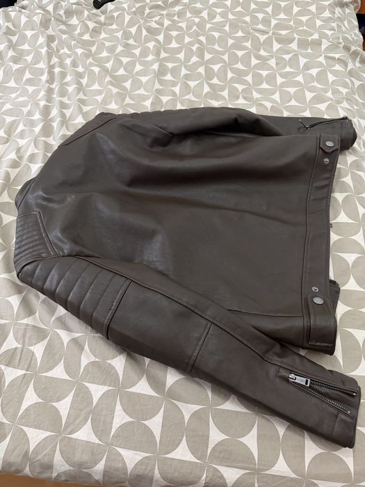 Geaca guess imitatie piele marimea xs