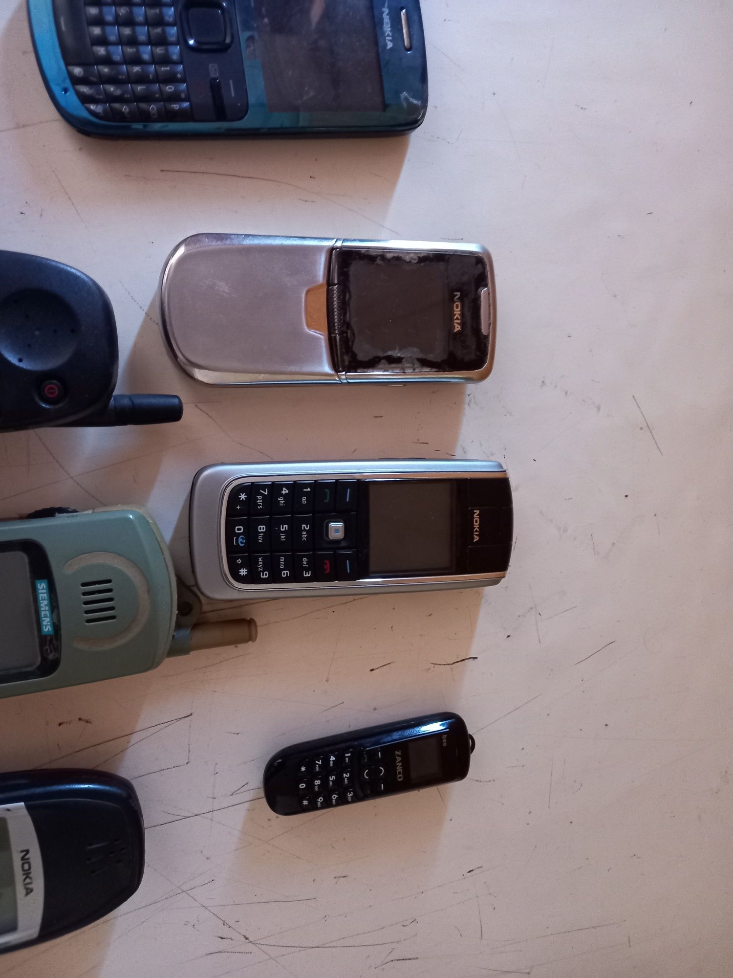 Vand/ schimb lot 20 telefoane Nokia, Samsung, LG, Siemens, BlackBerry