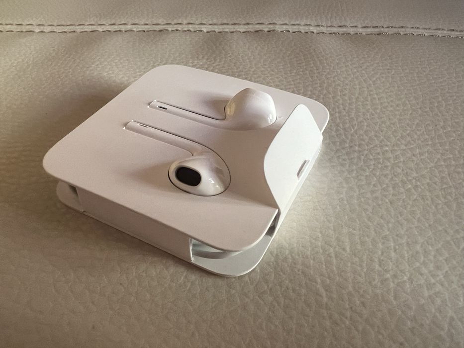 Casti originale Apple