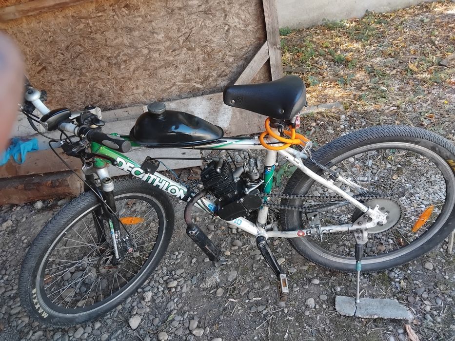 Bicicleta cu motor