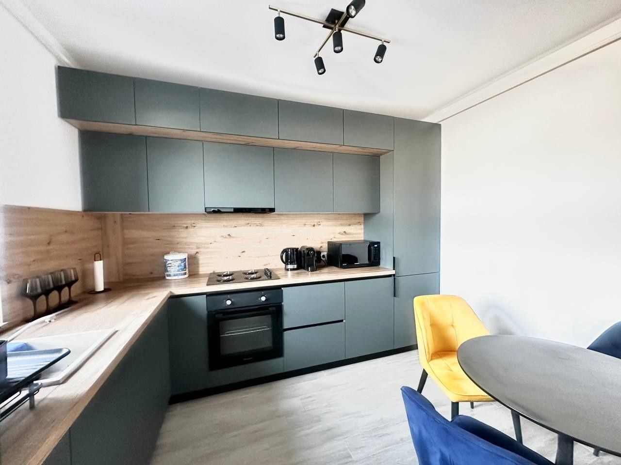 Proprietar inchiriez apartament, terasa 19mp, Avantgarden 3 faza 4