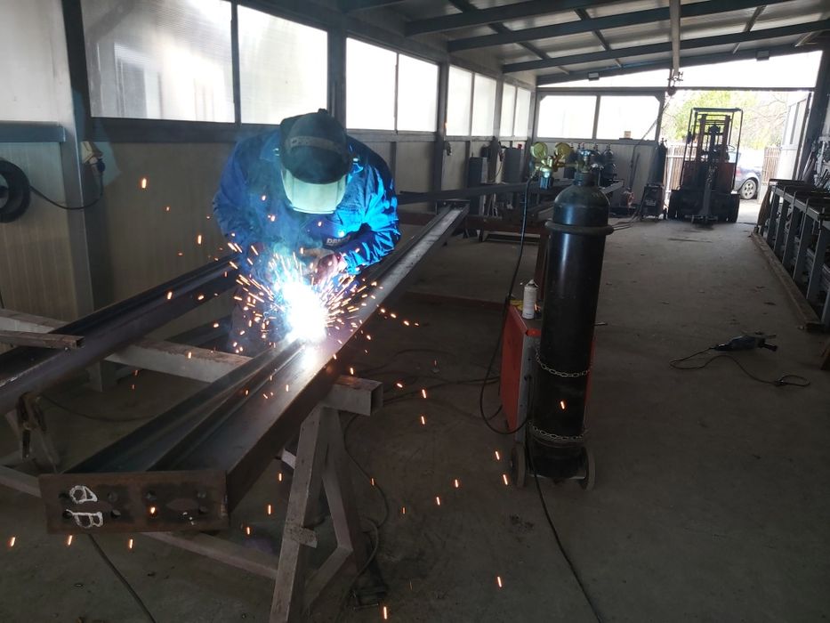 Vand hala de 8x15m livrare si montaj nu trebuie avans