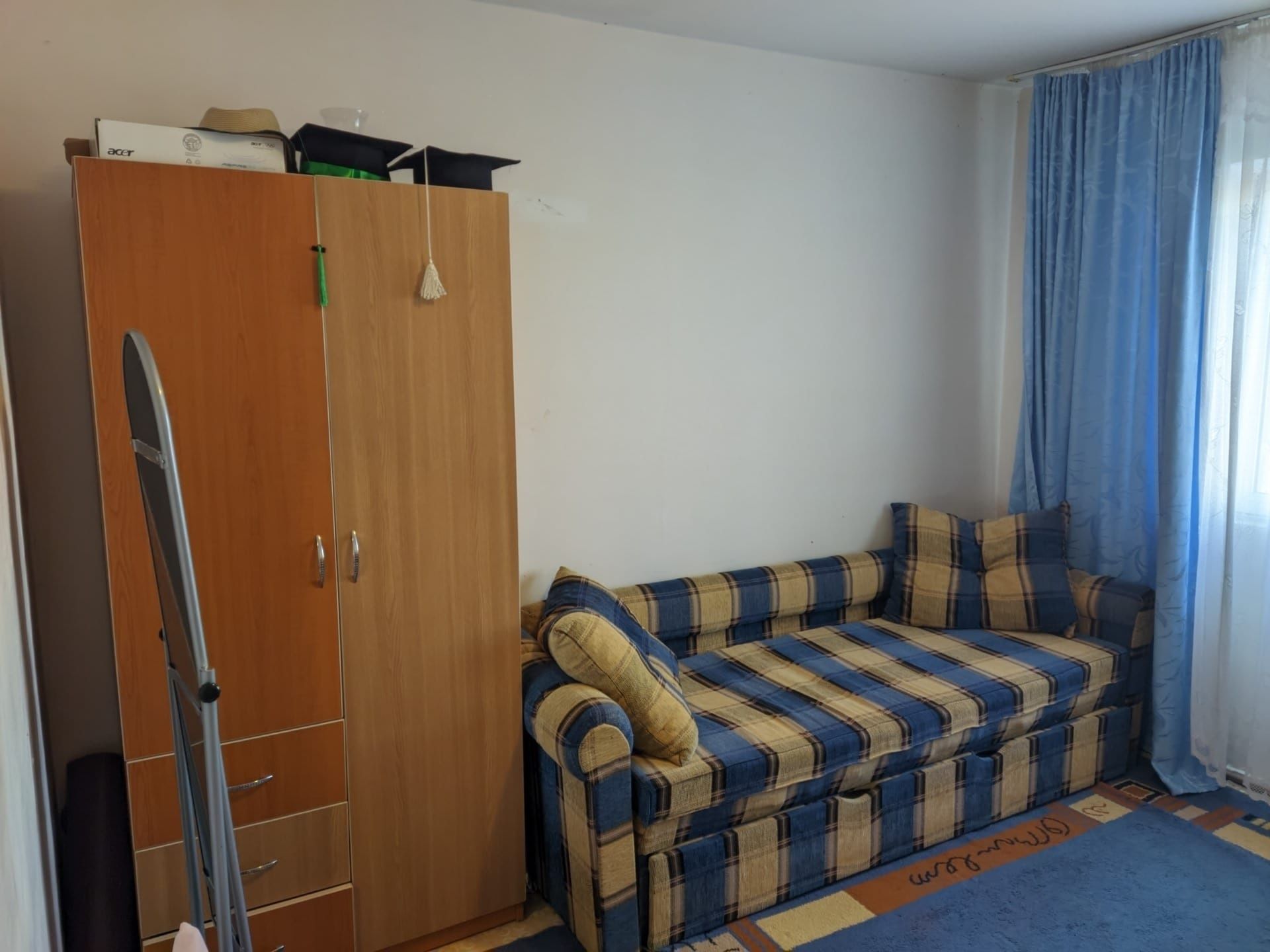 Vând apartament 4 camere decomandat, confort 1,zonă linistită Brosteni