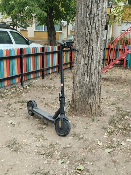 Vând trotineta electrica xiaomi mi 1s