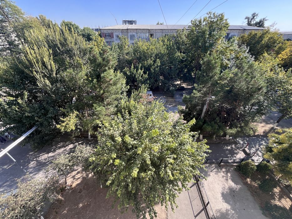 Продаётся квартира 1/4/4 в Алмазарском районе 2/4