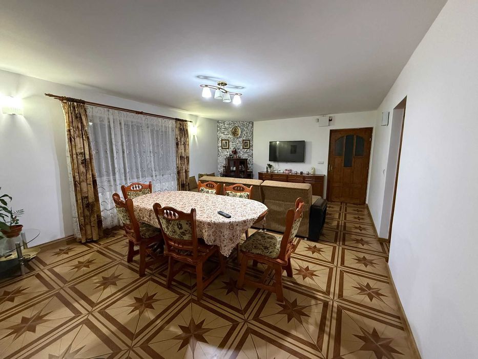 De vânzare casa + afacere activă (magazin alimentar) în Iojib, SM