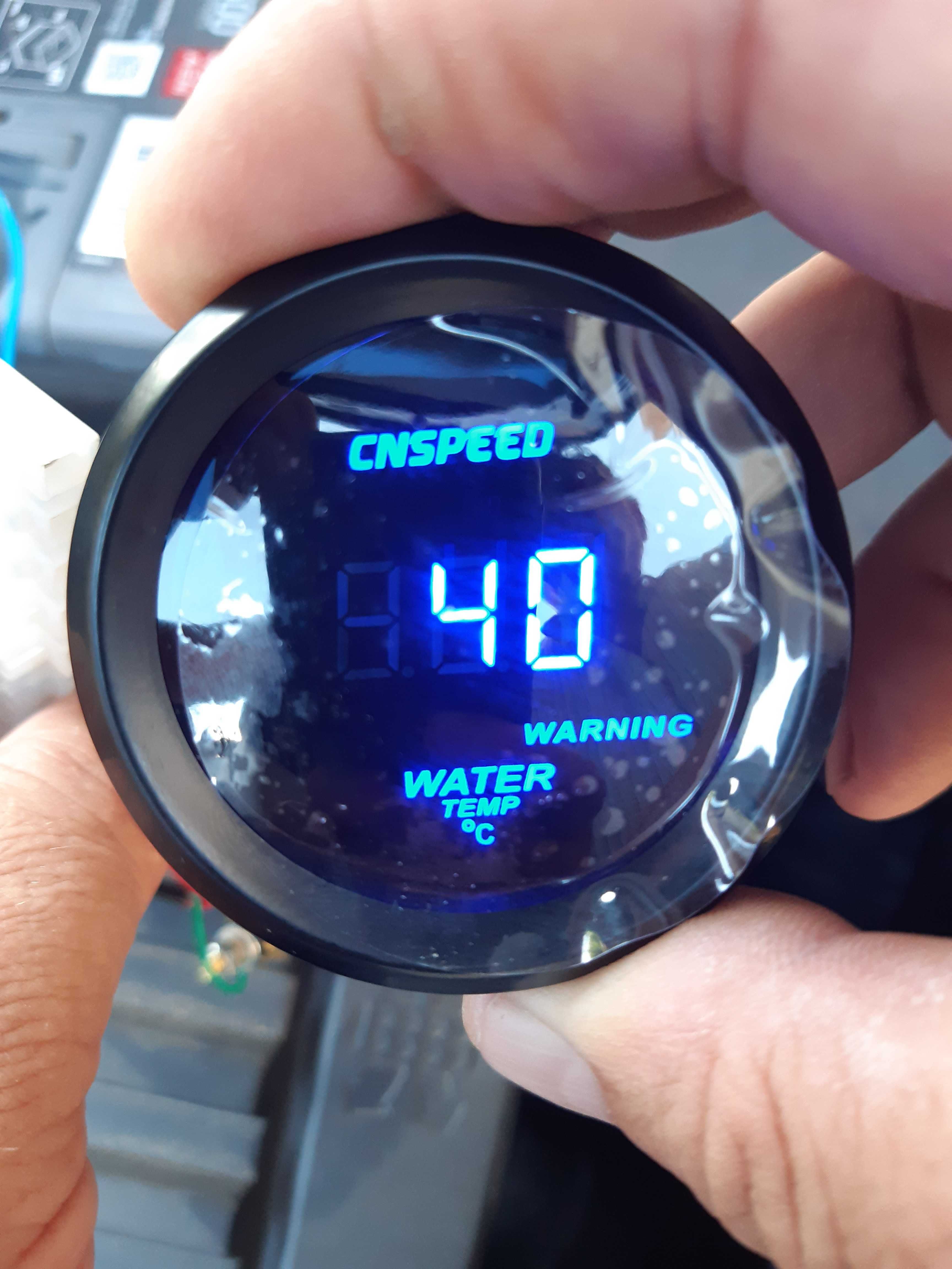 Цифров уред за измерване на вода / антифриз 40 -150 градуса.