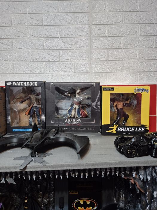 Figurine marvel legend batman diorama etc..