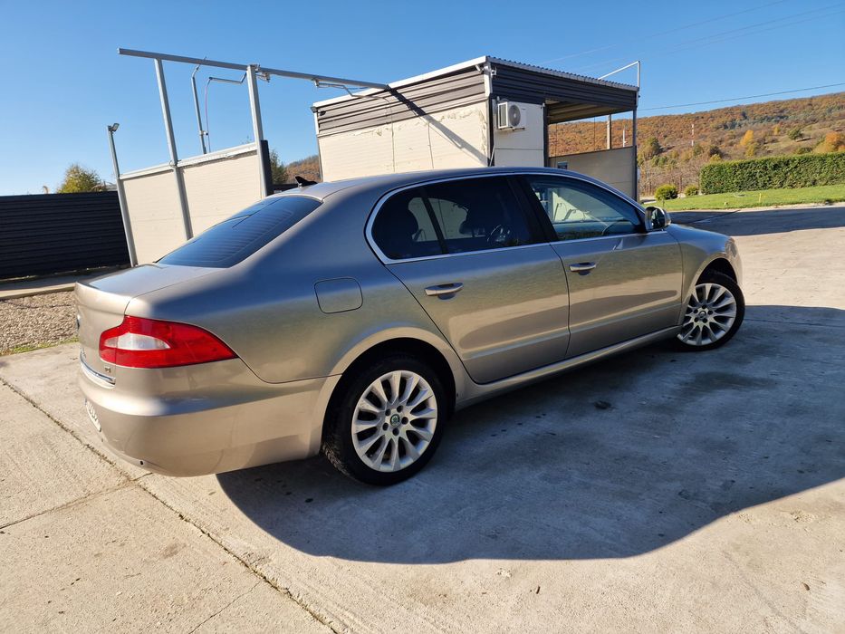 Vând Skoda Octavia superb in stare perfecta proprietar